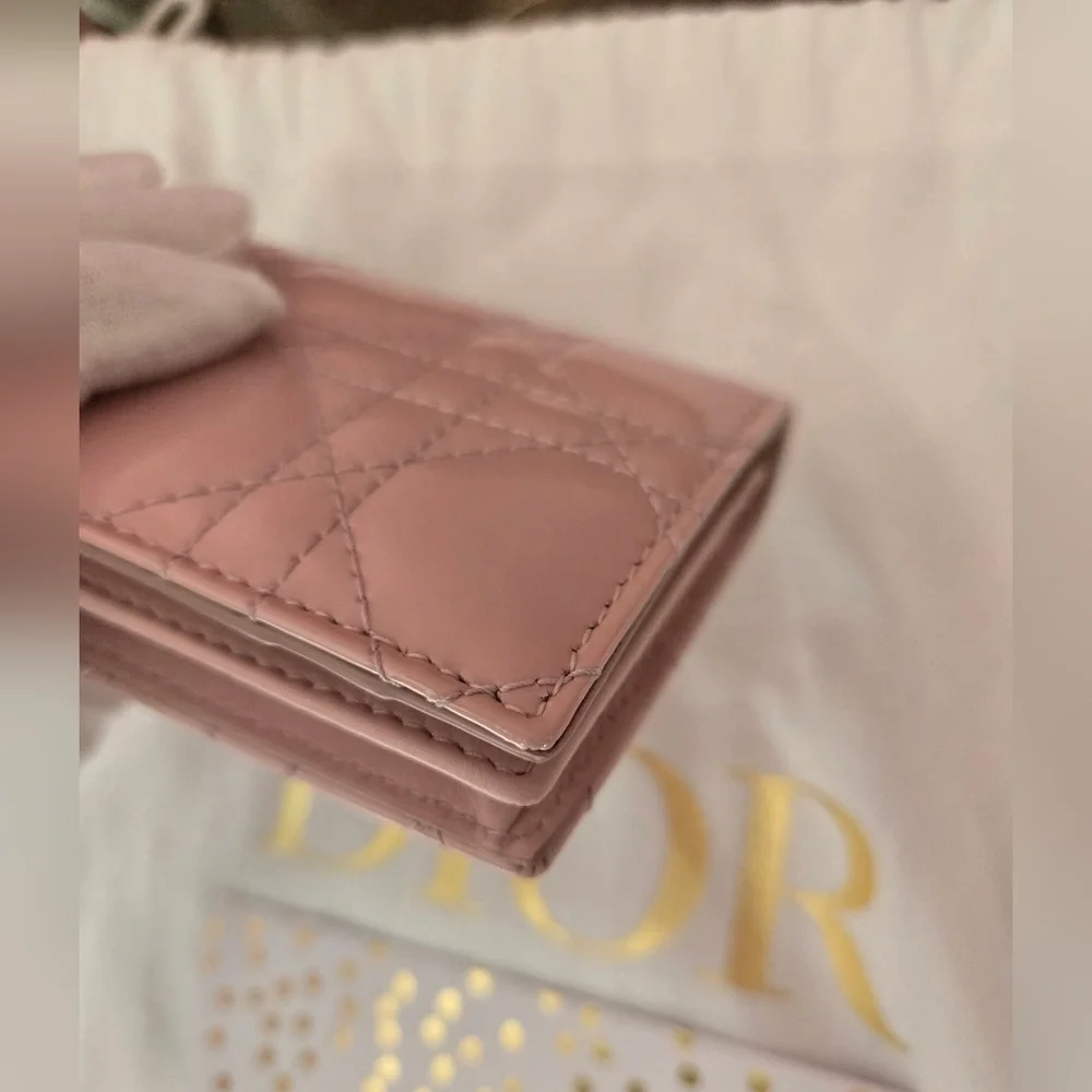 DIOR Card Holder.
